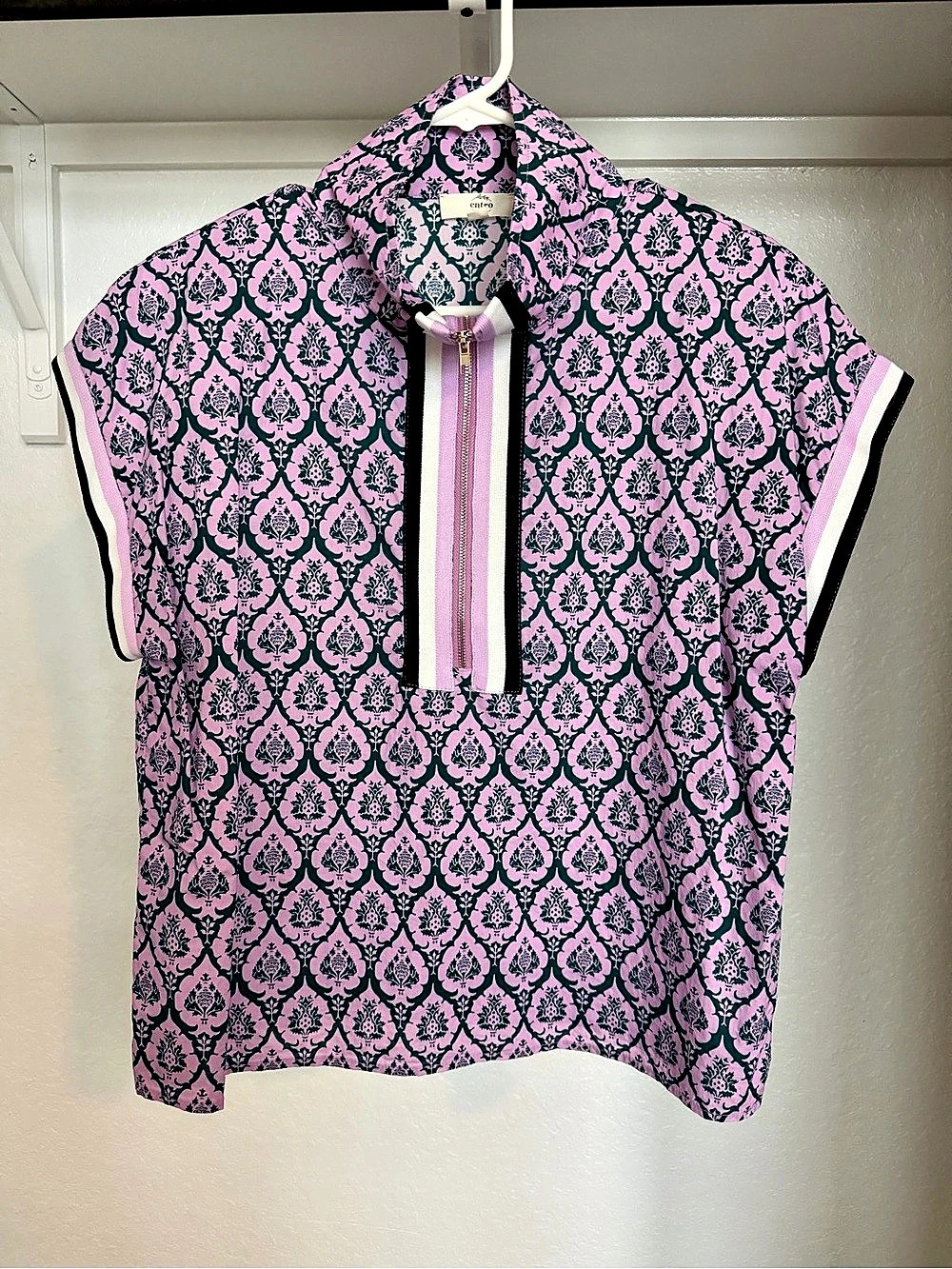 entro Geometric too in Lilac & Dark Teal. Size Small
